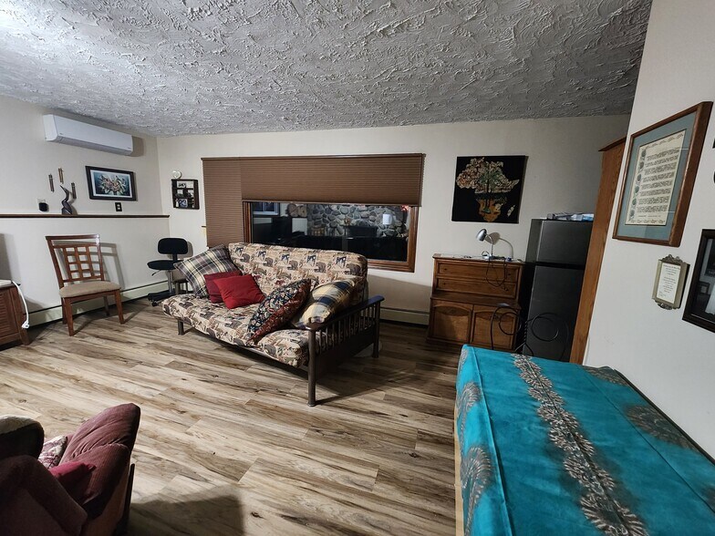 Building Photo - 28210 12th Ave