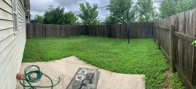 Fenced privacy back yard - 1506 S Medina St