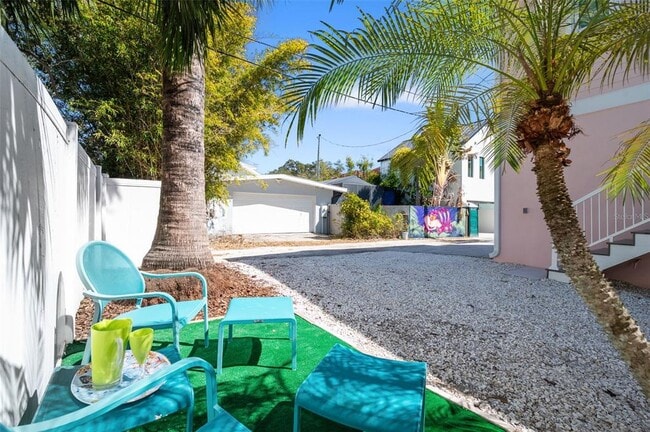 Building Photo - 345 Bailey St