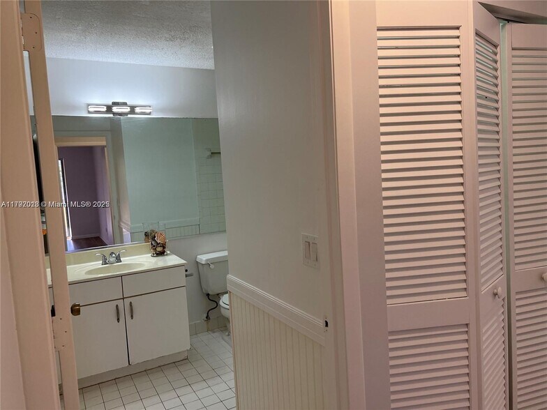 Building Photo - 151 SW 95th Ter
