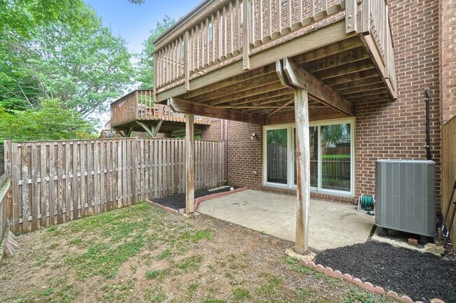 Building Photo - 7121 Bradshaw Ct E