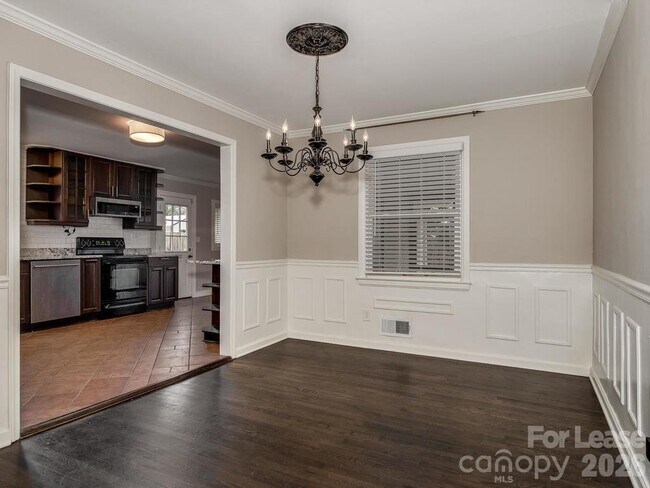 Building Photo - 1201 Seneca Pl