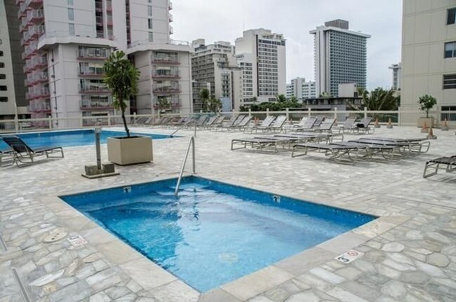 Building Photo - Fully Furnished 1-Bed 1-Bath No parking  @...