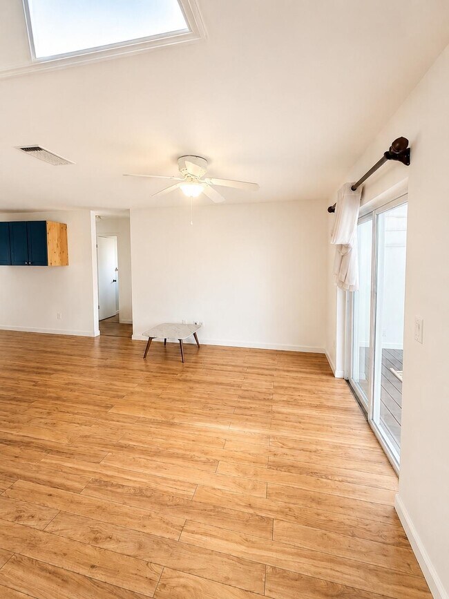 Building Photo - 534 Sevilla Dr