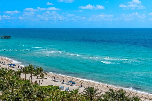Building Photo - 16001 Collins Ave