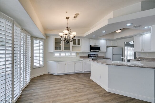 Building Photo - 8825 Fall Green Dr