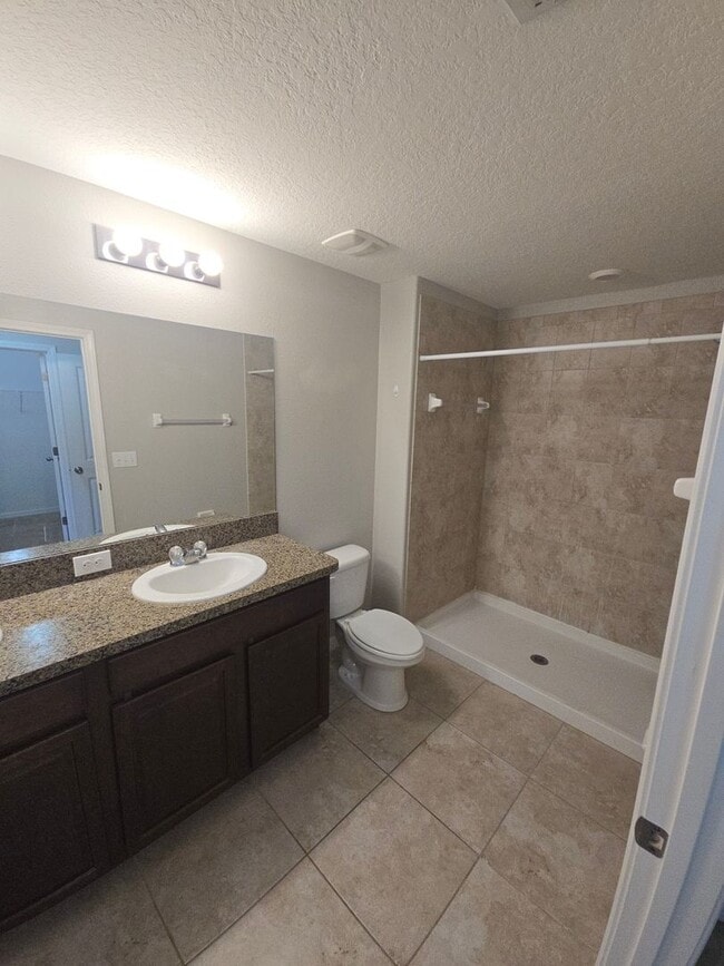 Building Photo - Town House 3/2.5 in Riverview
