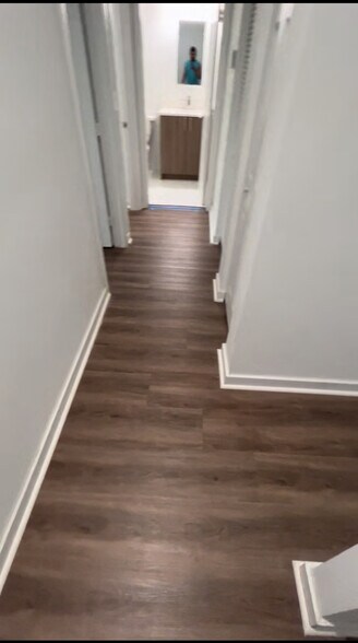 Building Photo - 1060 Crystal Way