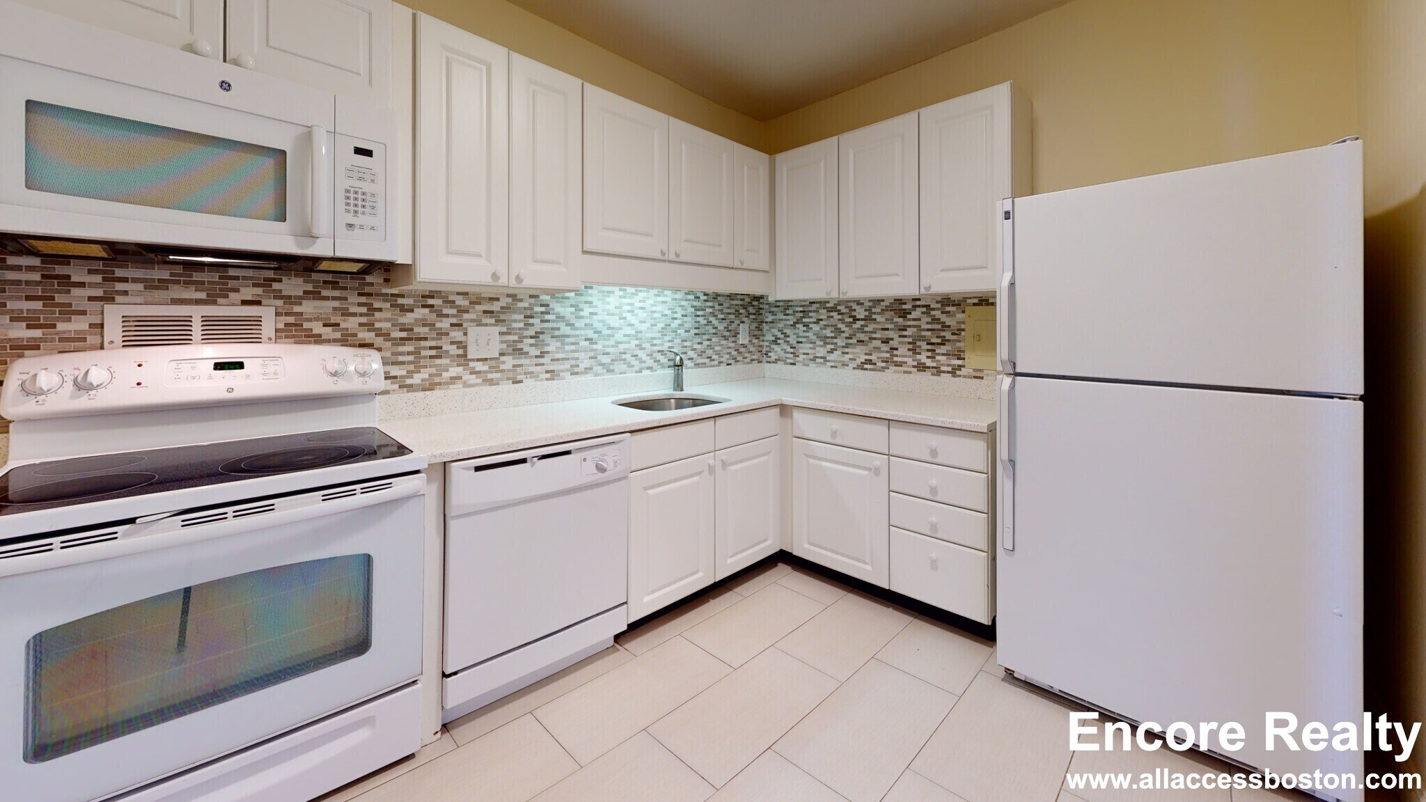 Building Photo - 57 Monmouth St