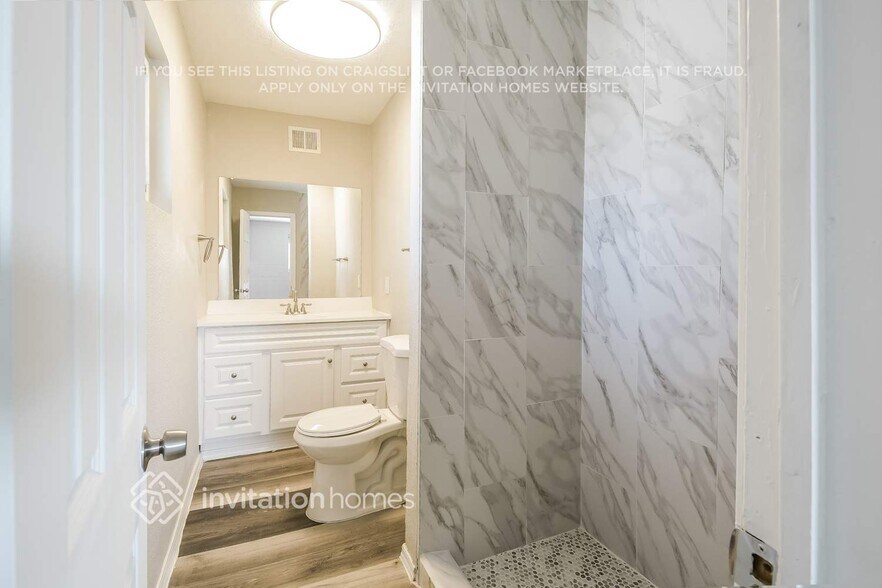 Building Photo - 5932 W Pasadena Ave