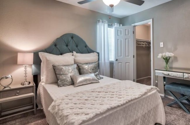 2x2 902 sq ft - Farrington