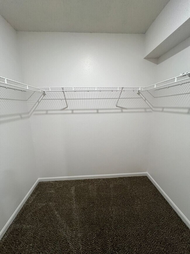 Building Photo - 1908-1910-1910 Arlene Dr