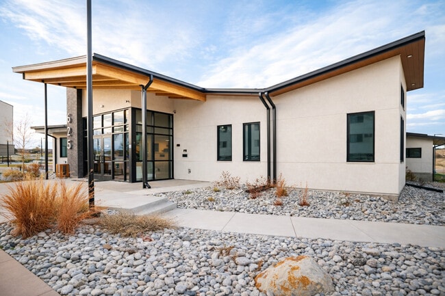 Building Photo - Overlook at Thornton