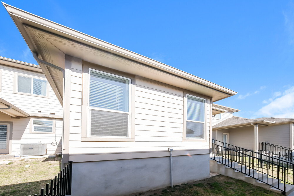 Building Photo - 415 N Heatherwilde Blvd