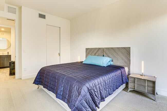 Building Photo - 332 Cocoanut Ave