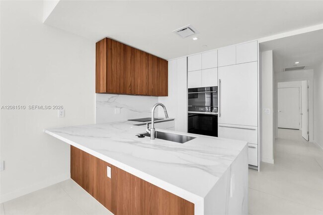 Building Photo - 1400 Biscayne Blvd
