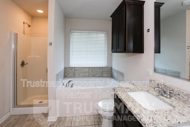 Building Photo - 3050 Dade Loop