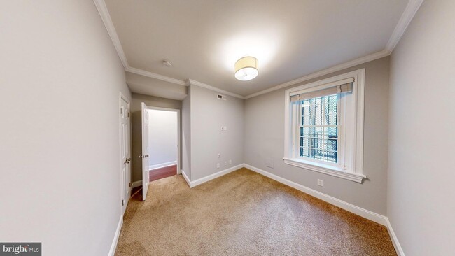 Building Photo - 1724 21st St NW