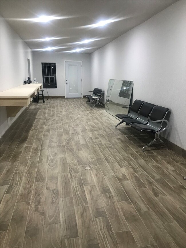 Building Photo - 7424 Lindencrest St