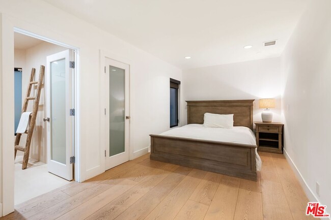Building Photo - 3627 Woodhill Canyon Rd