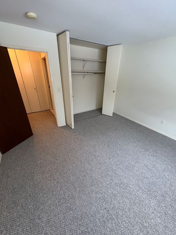 Building Photo - 235 Henry Ave