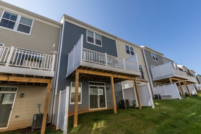 Building Photo - 3430 Montague St