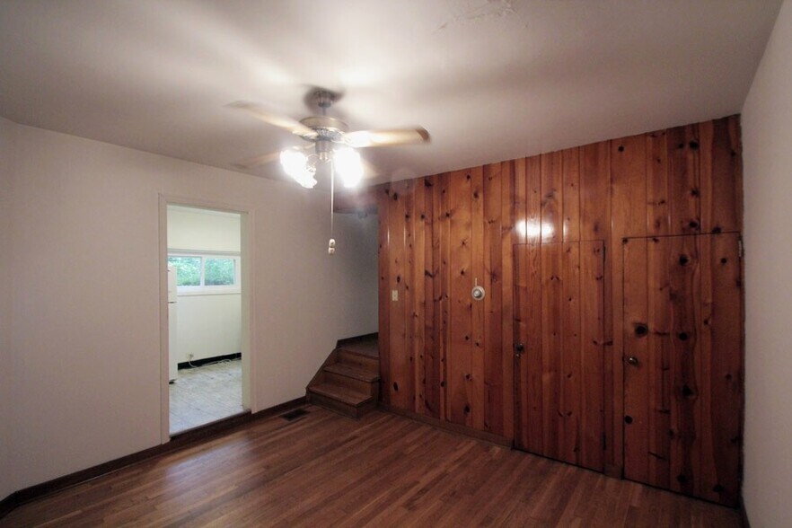 Building Photo - 413 Lamar Ave