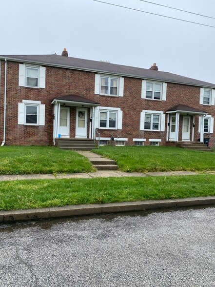 Building Photo - 725 S 30th St