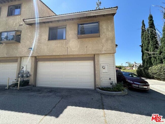 Building Photo - 10051 Topanga Canyon Blvd