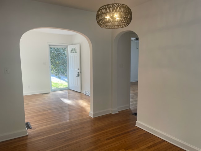 Building Photo - Sylvan