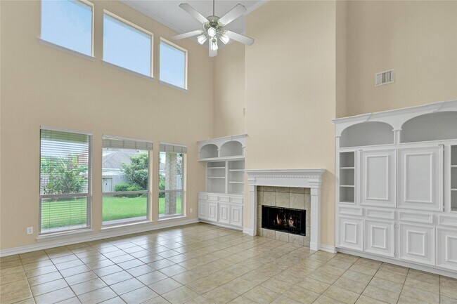 Building Photo - 2416 Spoonbill Dr