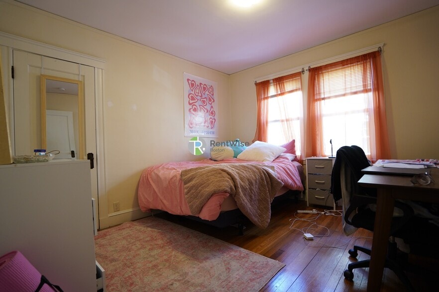 Building Photo - 22 Edison Ave