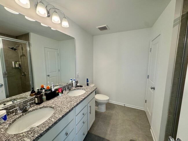 Building Photo - Beautiful 4BR/3BA Home in Parkside Crossing