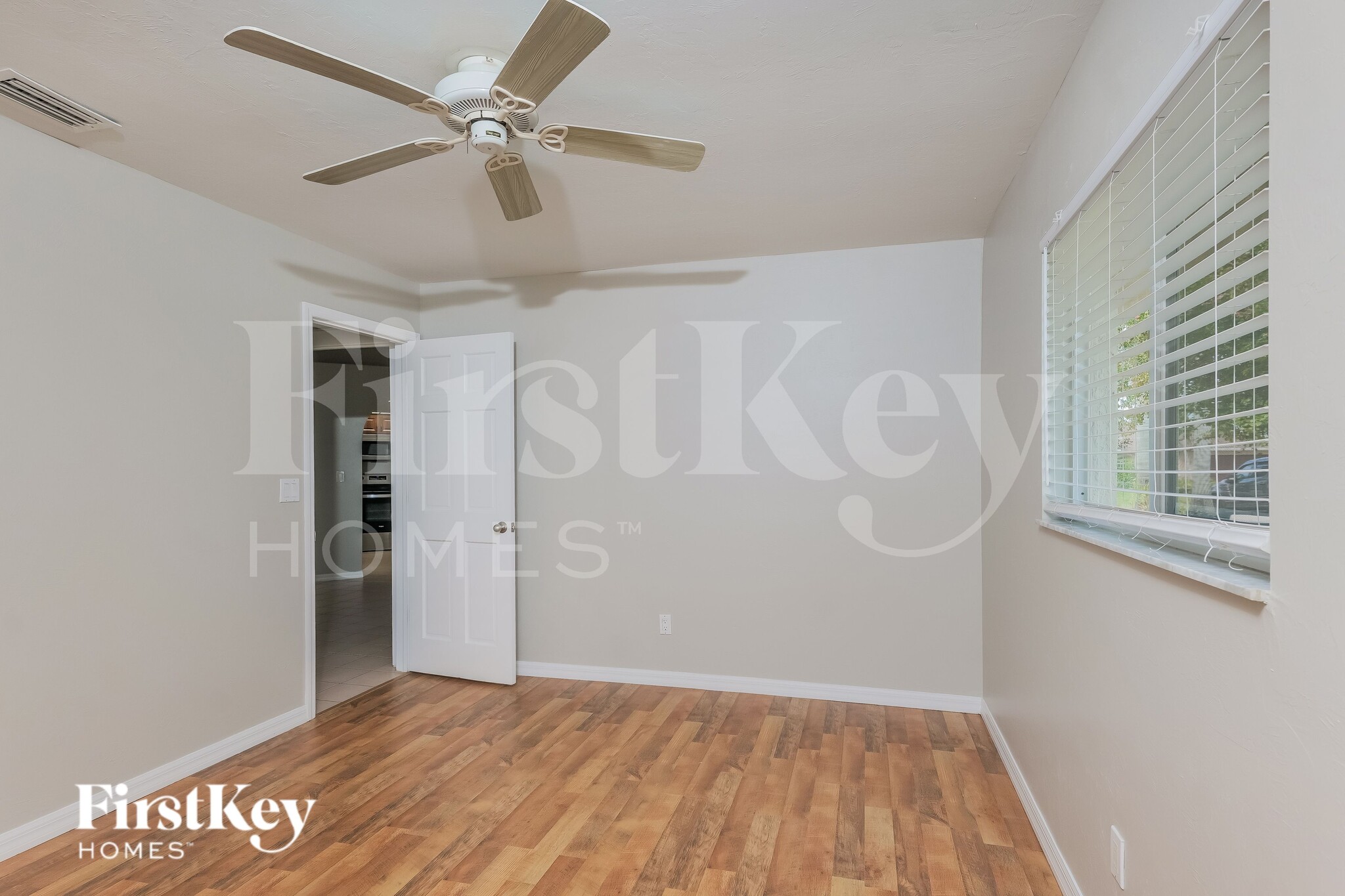 Building Photo - 2301 SE 8th Pl