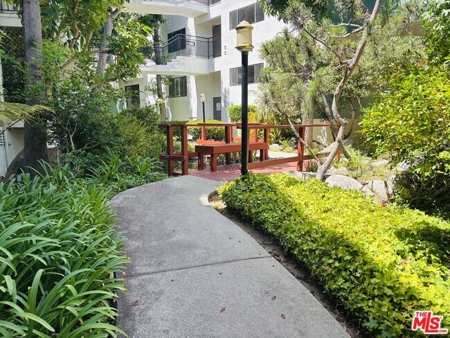 Building Photo - 5000 S Centinela Ave