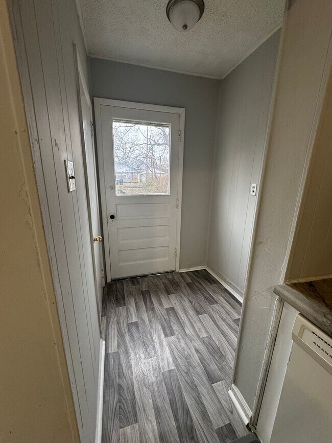 Building Photo - 721 Ross Ave