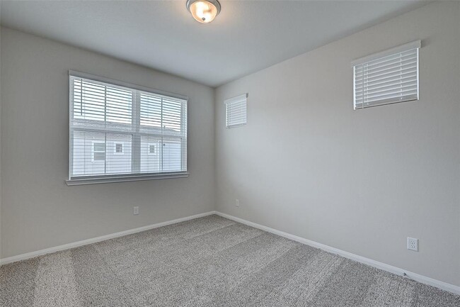 Building Photo - 4103 Split Ivy Dr