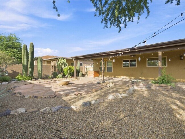 Building Photo - 3540 S Desert Echo Rd