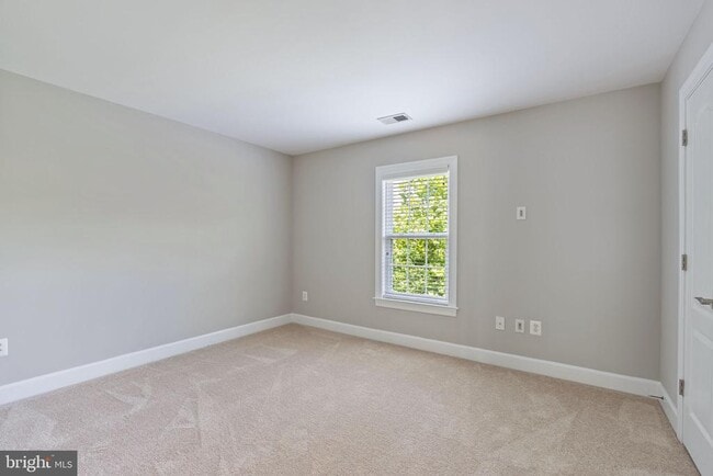 Building Photo - 15436 Symondsbury Way