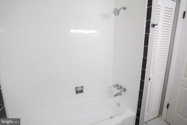 Building Photo - 3737 Clarks Ln