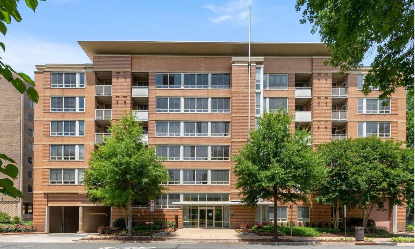 Building Photo - 355 I St SW