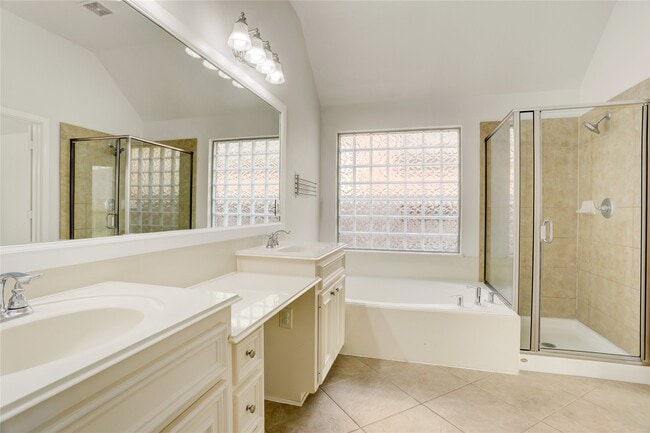 Building Photo - 13612 Summer Cloud Ln