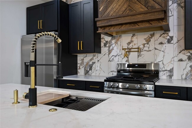 Building Photo - 8310 Mariah St