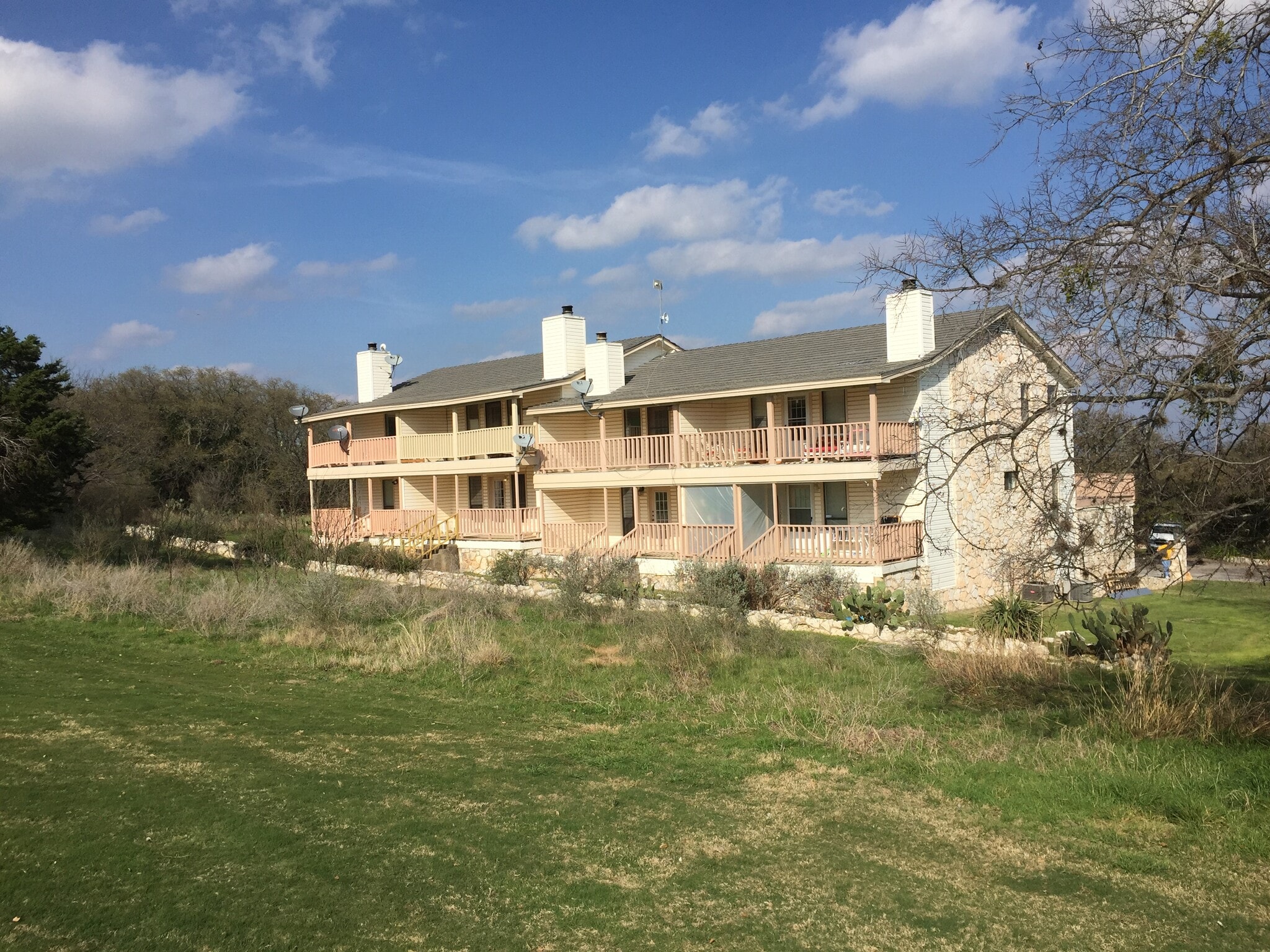 Upper & Lower Back Porches - 112 Lachite