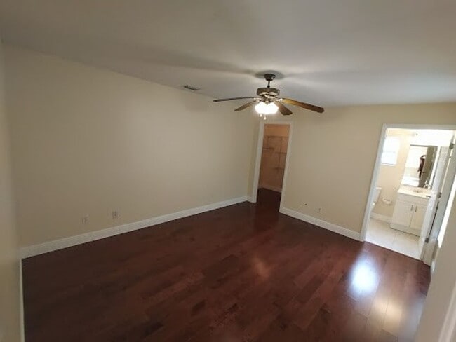 Building Photo - Coming Soon! Beautifully Renovated Clermont Home Near Waterfront Park & Trails