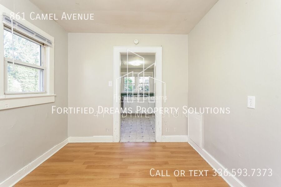 Building Photo - 861 Camel Ave