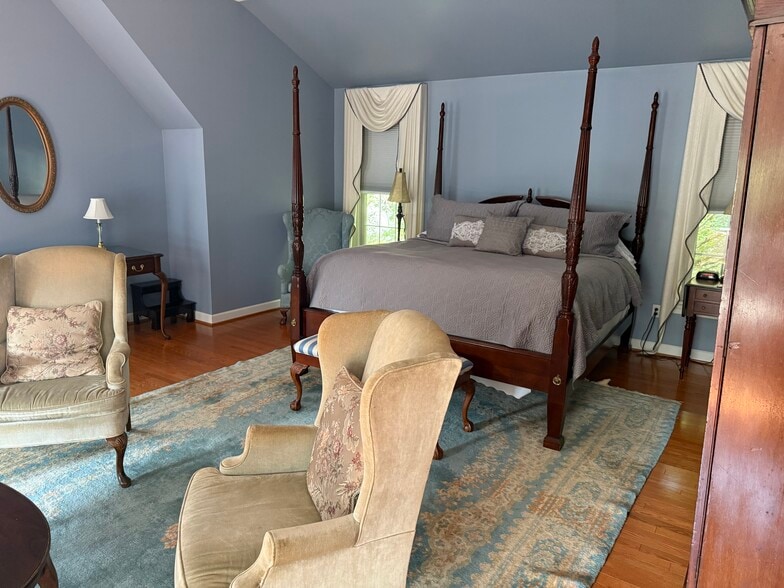 Building Photo - 802 Jamestown Rd