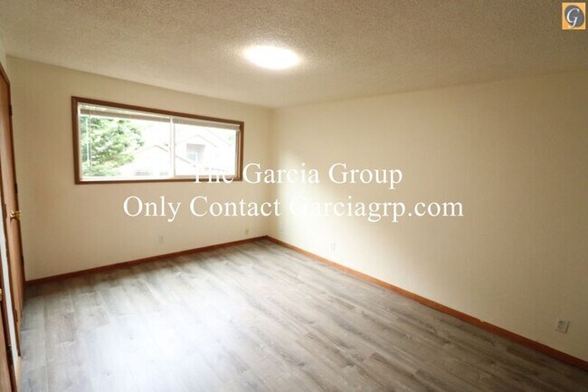 Building Photo - 581 Holmes Ln