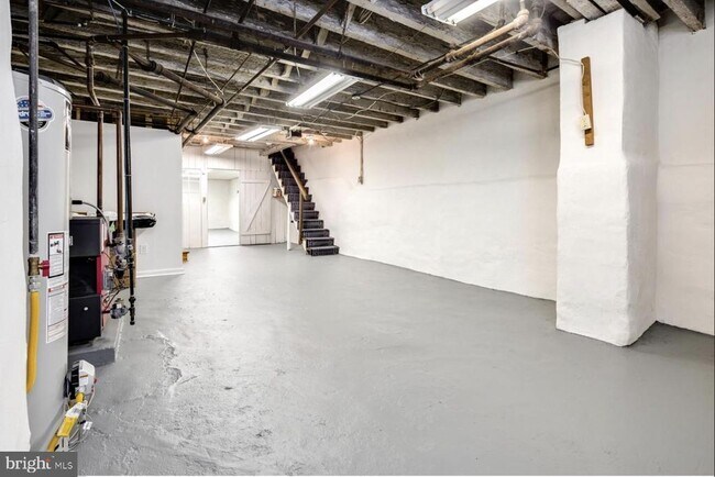 Building Photo - 1513 E Moyamensing Ave