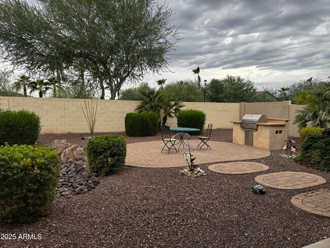 Building Photo - 2572 N 165th Dr